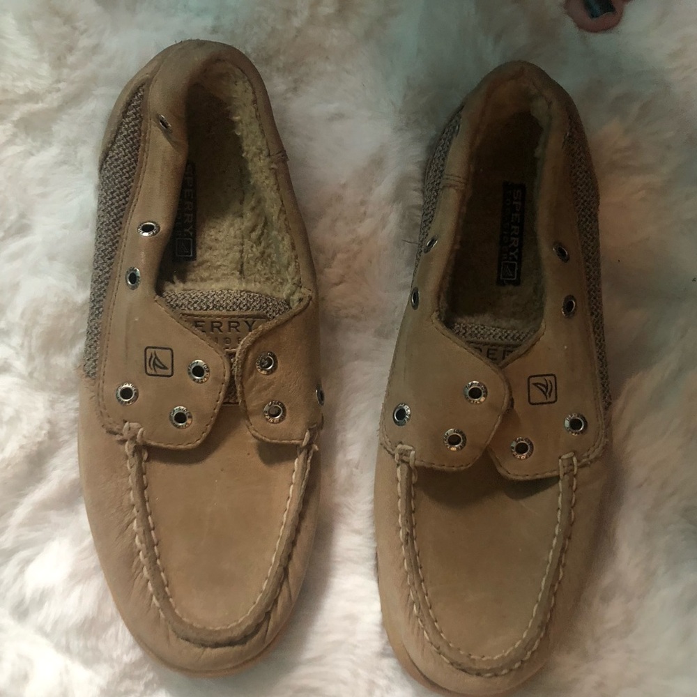 GUC Sherpa lined sperry’s